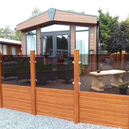 12 Burnside Lodge ออคเทอราร์เดอร์ ภายนอก รูปภาพ